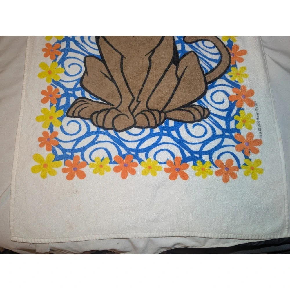 Vintage 2000 Scooby Doo Beach Towel Y2K Groovy Flowers 60